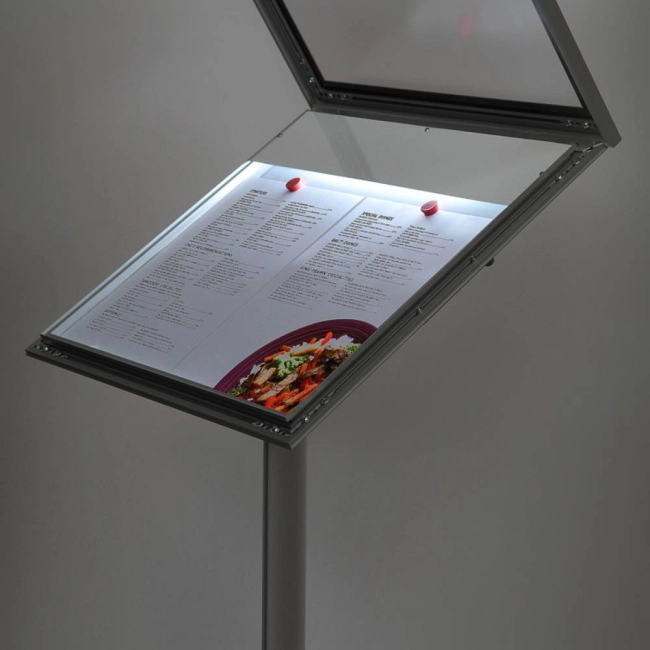 Podświetlany stojak na menu LED 2xA4 – zewnętrzny stojak informacyjny