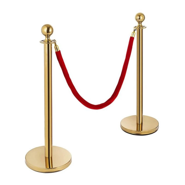 Słupek odgradzający złoty VIP – elegancki model Królewski